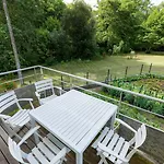 Prázdninový dům La Maison De Mon Grand-pere, Appt Cote Jardin Léon