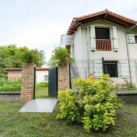 La Maison De Mon Grand-pere, Appt Cote Jardin Prázdninový dům Léon