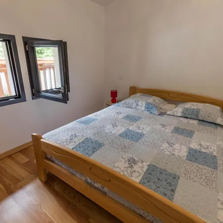 La Maison De Mon Grand-père, Appt Coté Jardin Hébergement de vacances