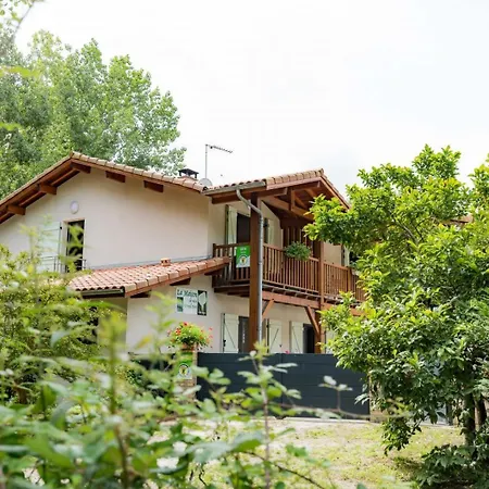 Hébergement de vacances La Maison De Mon Grand-père, Appt Coté Jardin Léon