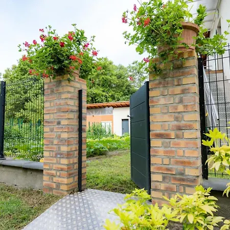La Maison De Mon Grand-pere, Appt Cote Jardin *